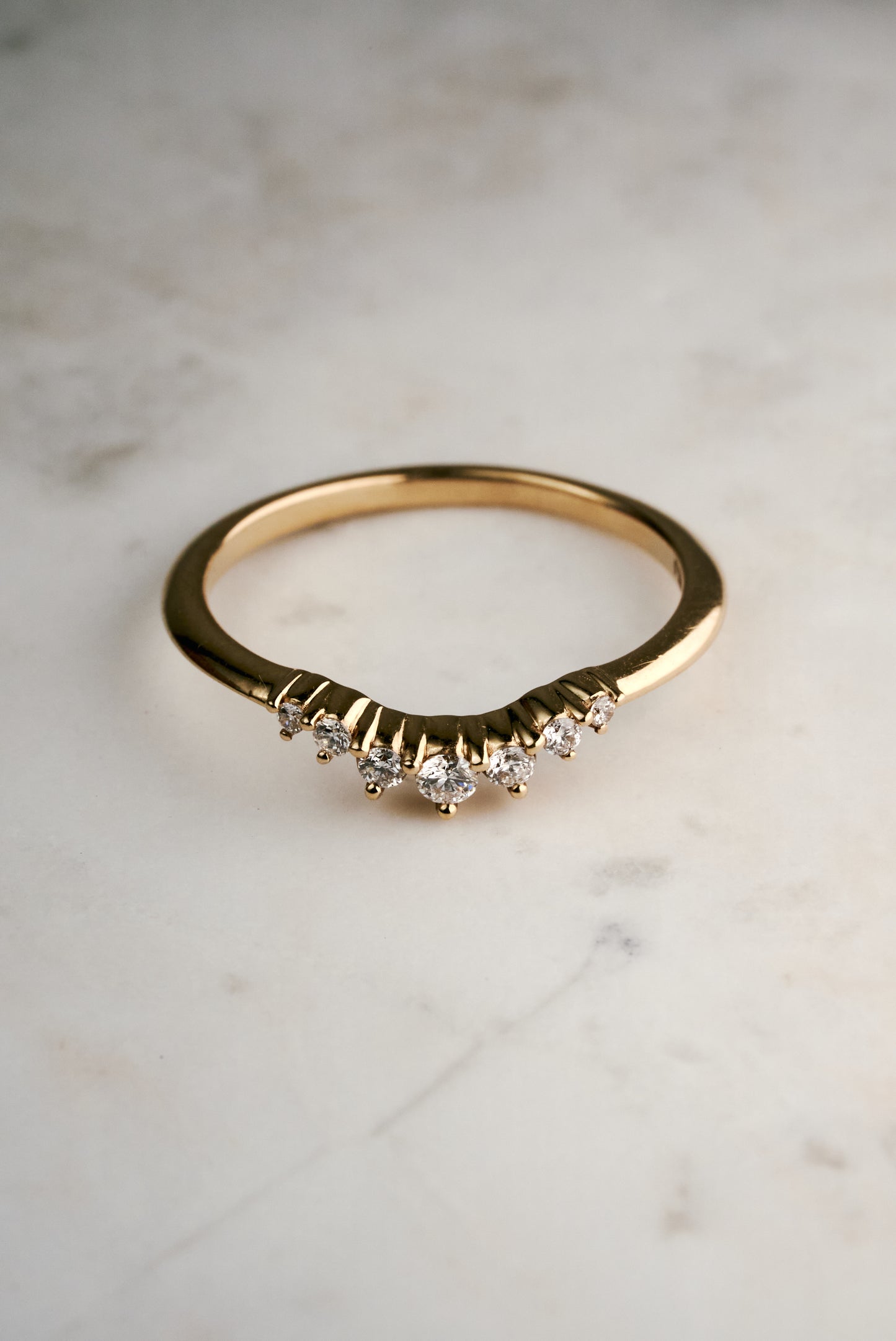 Contour Diamond Band