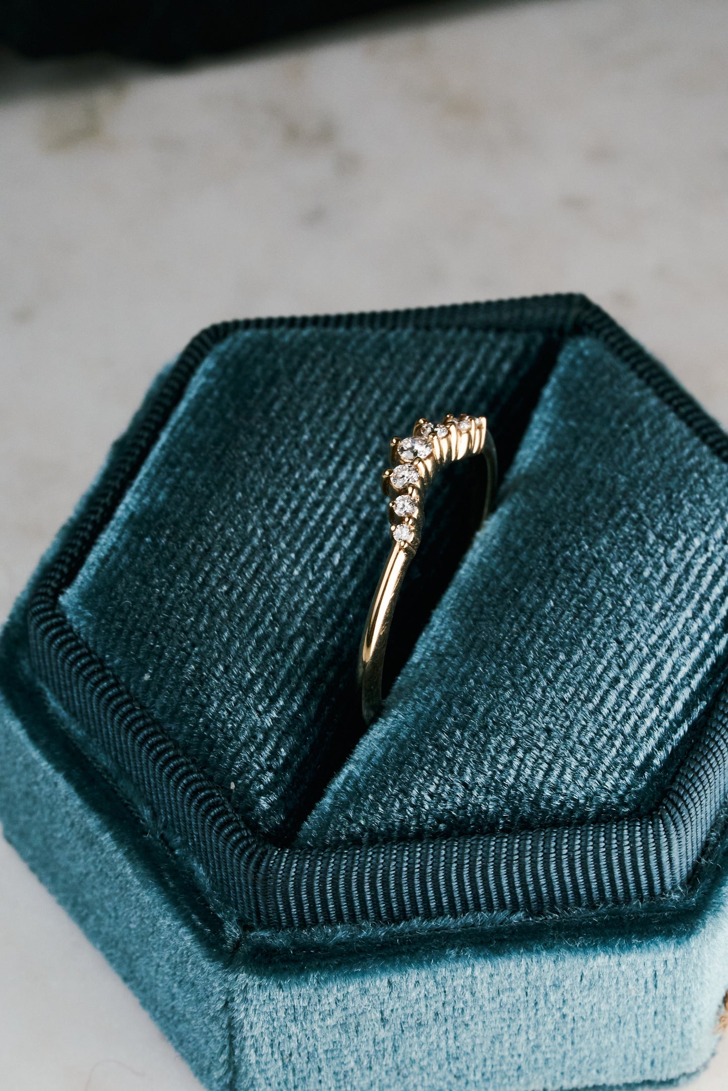 Contour Diamond Band