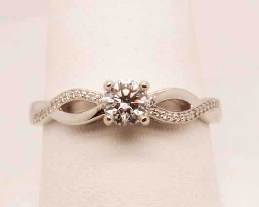 The Hyacinth with Lab Created Round