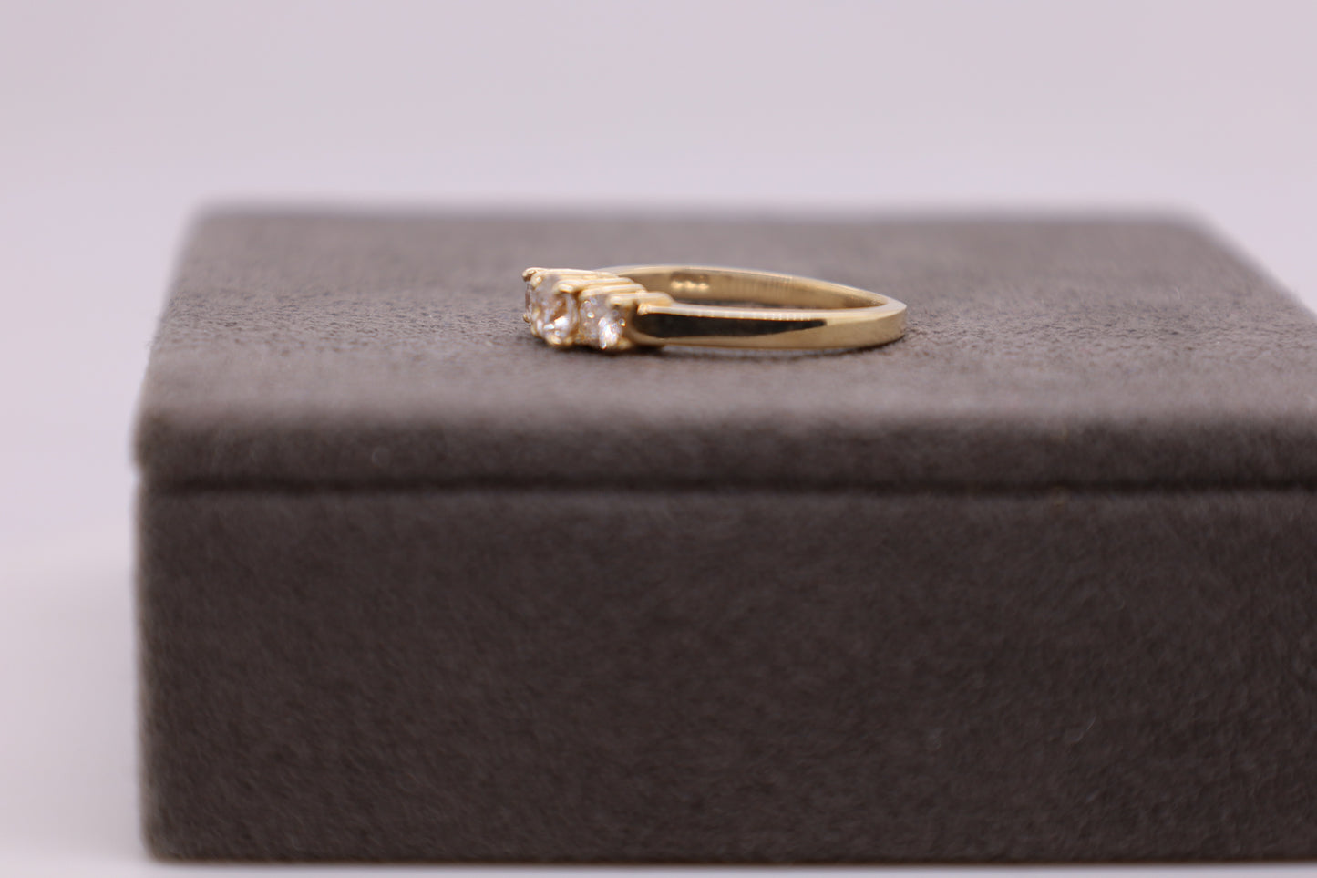The Queen Anne's Lace with 3 Round Stones in Yellow Gold
